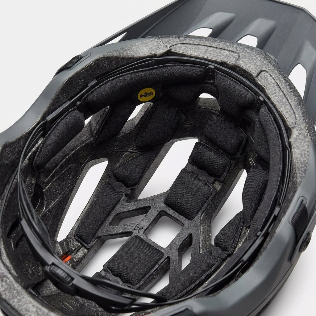Specialized Ambush MIPS Helm L Innenansicht mit Ersatz-Polster-Set und MIPS-System.
