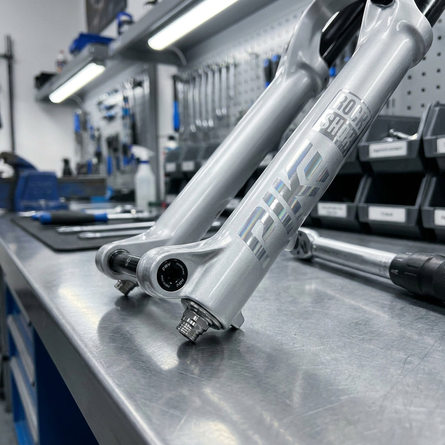 RockShox LowerLeg 29" Tauchrohr silber für Pike 2023+, Boost 15x110, mit PRV Ventilen & Foil Decals. Mountainbike Federgabel Ersatzteil.