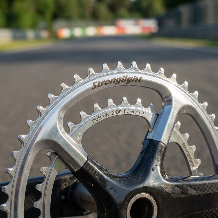 Stronglight Kettenblatt Dura-Ace DI2 R9100 49(34)Z 11-fach Alu 7075-T6 ct² für Rennrad. Hochleistung und Präzision.
