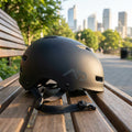 Schwarzer Ergotec RHD-01/2 Fahrradhelm aus ABS-Kunststoff mit stoßdämpfender Polsterung für sicheres Radfahren.