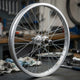 Bike-Parts Laufrad Hinterrad 24x1.90 Zoll Alunabe Schraubkranz silber Vollachse 36Loch Alu-Kastenfelge silber Zink Speichen