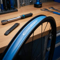 Schwalbe Super High Pressure Felgenband 26 Zoll, 22-559, TPU für sicheren Pannenschutz bei Hochdruckreifen.