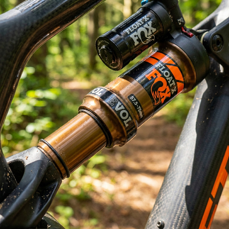 FOX Decal EVOL Shock Band FLOAT X 57,5-75mm: Tuning, Schutz und moderner Look für deinen Mountainbike Dämpfer.