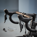 SRAM Rival AXS E1 Ersatz-Abdeckungen schwarz, Paar. Hochwertige Griffgummis für Schalt-/Bremshebel. Optimale Kontrolle und Komfort.