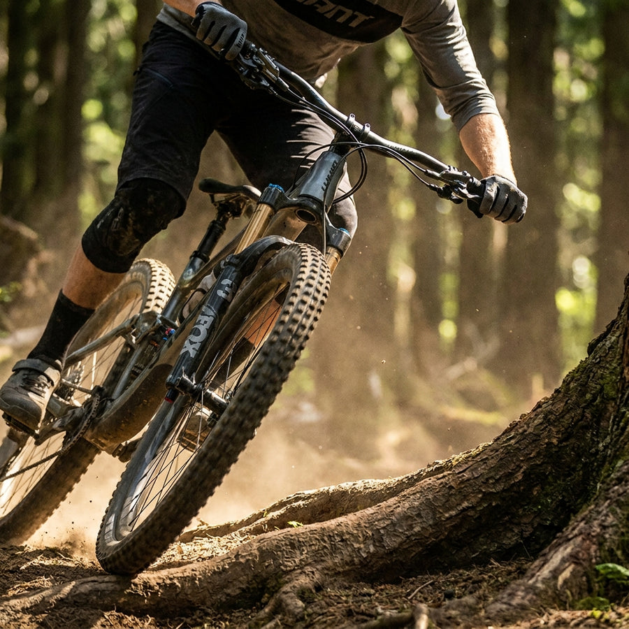 FOX LIVE m2a Controller auf Giant Reign Mountainbike. Intelligente Fahrwerkssteuerung für maximalen Grip und Kontrolle auf dem Trail.