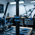 FOX Kit Tooling Transfer Neo Shaft Clamps für präzisen Service von FOX Transfer Neo Sattelstützen. Spezialwerkzeug für Wartung und Sicherheit.