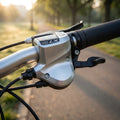 Shimano Deore LX SL-T660 Schalthebel links 3-fach in Silber für präzise Gangwechsel an Trekking und City Fahrrädern.