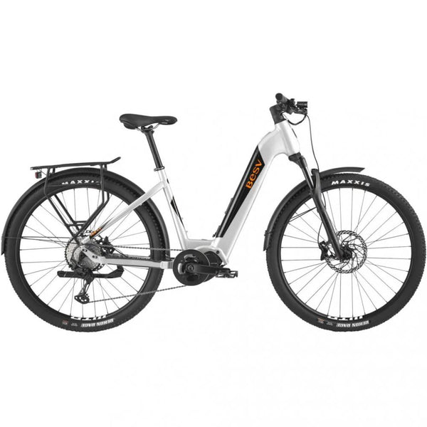 BESV TRX Urban 1.1 E-Bike - Low Step 470 Rahmen silber glanz mit kraftvollem urbanem Antrieb und komfortabler Geometrie für souveräne City-Fahrten