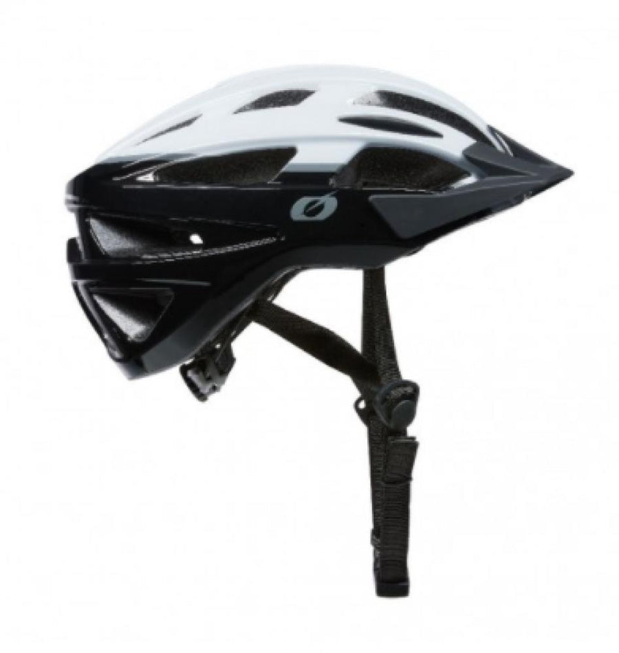 O´NEAL OUTCAST Helmet SPLIT V.22 black white L/XL 58 bis 62cm