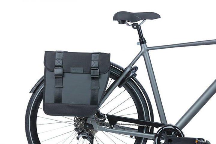 Basil Tour Waterproof - Fahrrad Doppeltasche - 28 Liter - schwarz