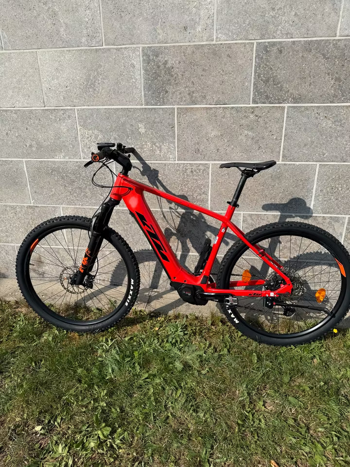 KTM Macina Team 291 E-Mountainbike Hardtail, feuerorange/schwarz, Größe XL, Modell 2021.