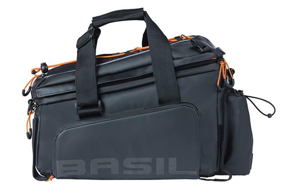 Basil Miles XL Pro Gepäckträgertasche, schwarz/orange, wasserdicht, 9-36 Liter, mit ausklappbaren Seitentaschen.