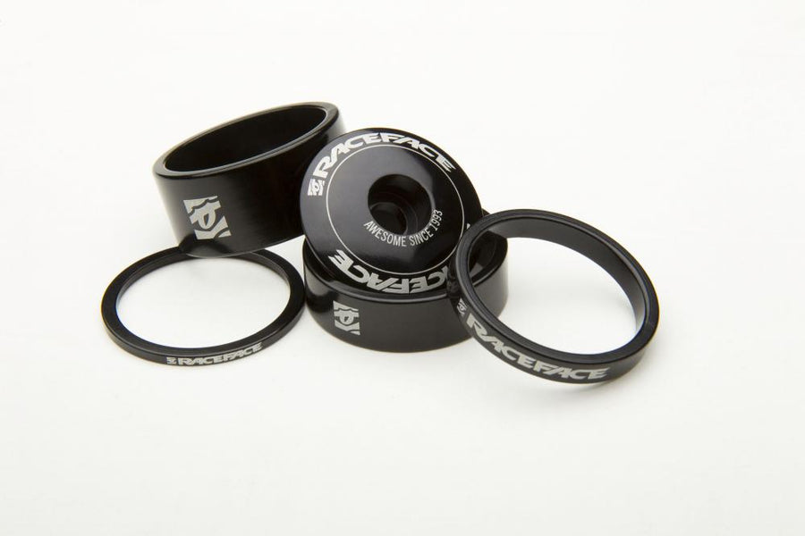 Race Face Steuersatz Spacer Kit 1 1/8", Carbon schwarz - präzise Cockpit-Feinabstimmung
