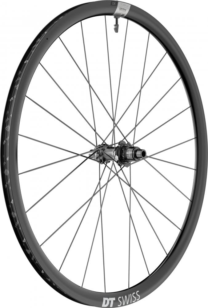 Schwarzes DT Swiss A 1800 SPLINE 27,5 Zoll MTB-Disc-Hinterrad, aerodynamisch und mit Nabe.