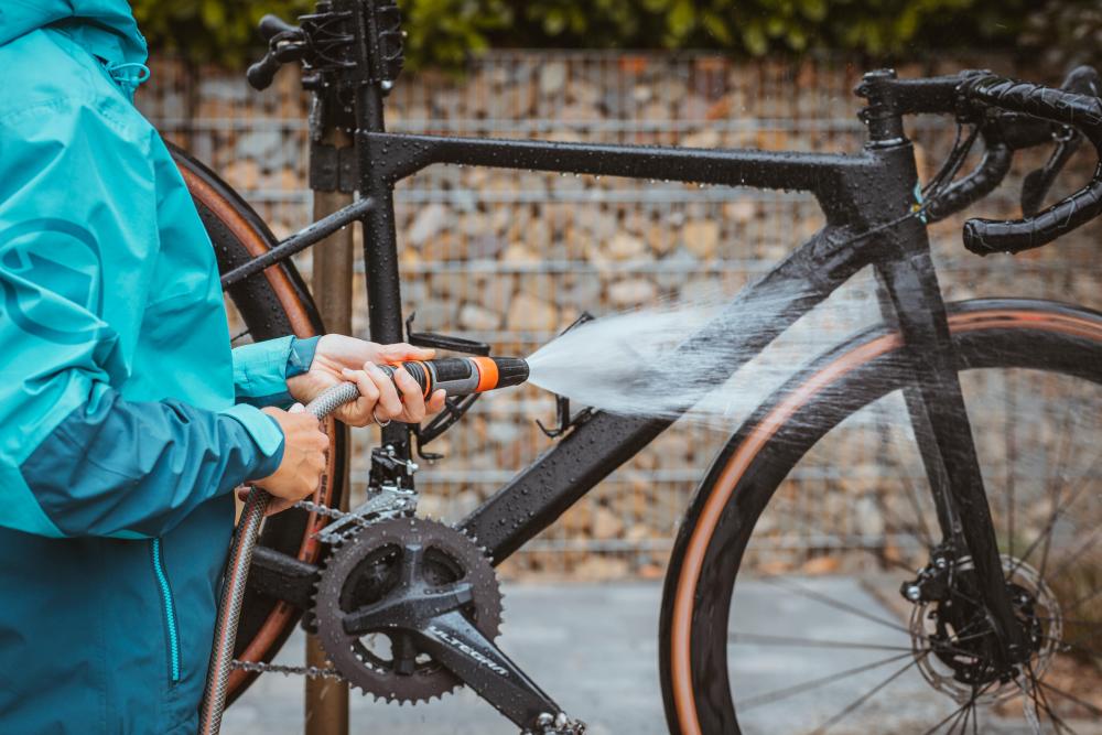 Schwalbe NATURAL BIKE SOAP - kompakte Seife im Set für schonende Fahrradreinigung
