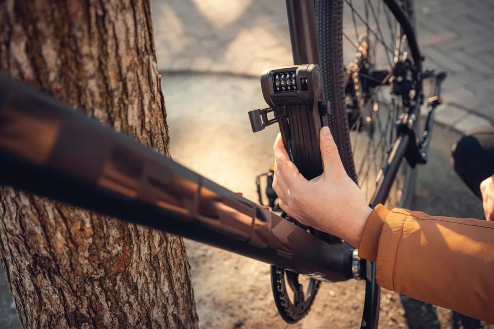AXA Faltschloss Fold Lite 100 Code 100 Schwarz - leichtes - sicheres Fahrradschloss