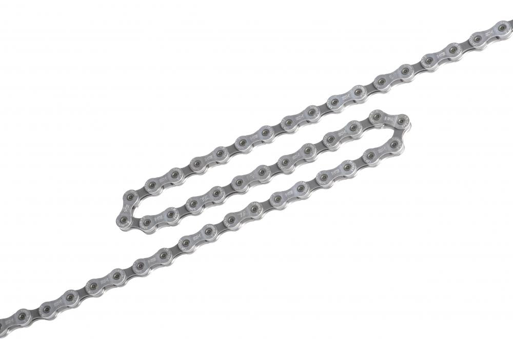 Shimano CN-HG93 9-fach Fahrradkette mit 116 Gliedern in Silber für präzisen Antrieb auf weißem Hintergrund.