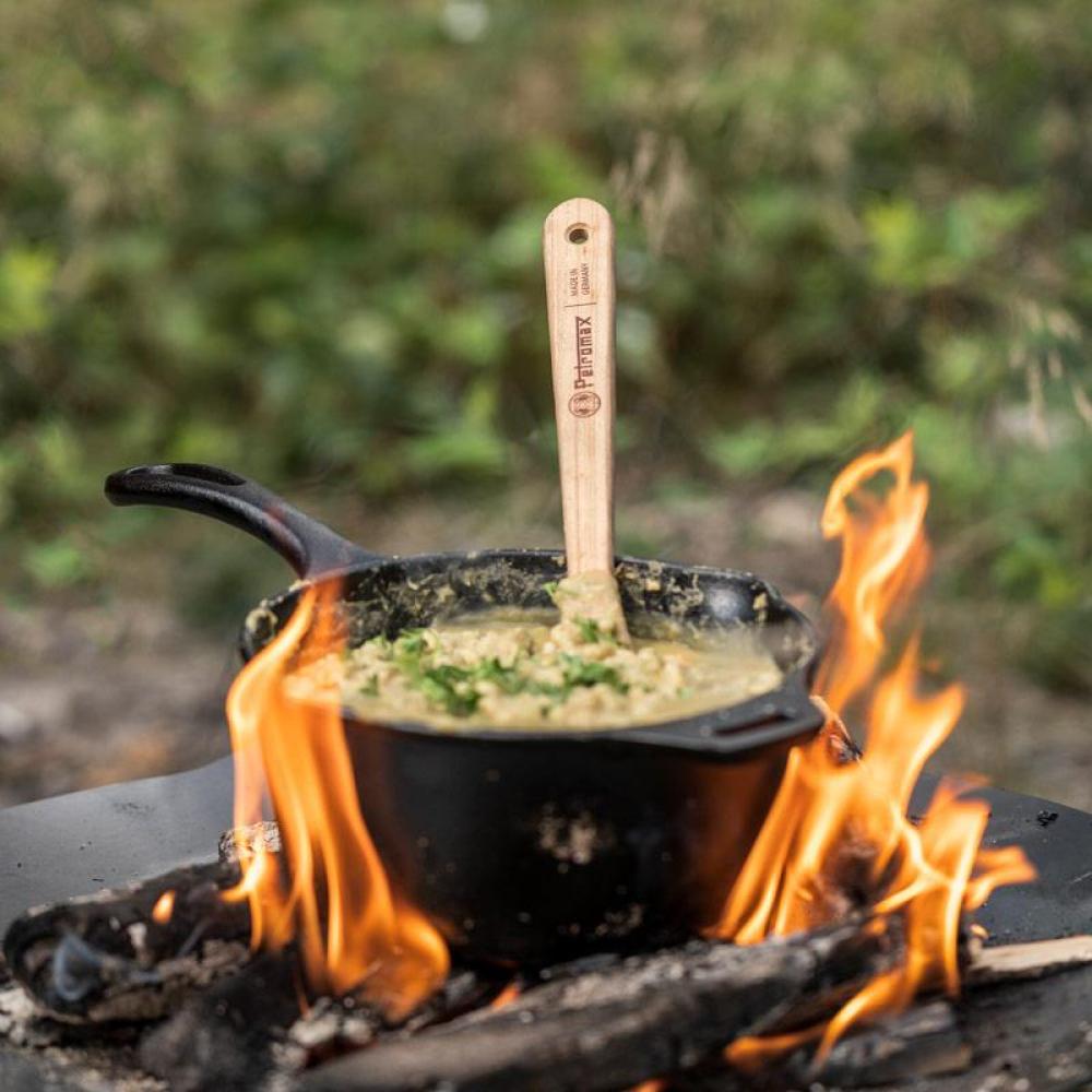 Petromax Holzspachtel Kirschholz 32 cm  geöltes Naturholz mit eingebranntem Motiv, ideal zum Wenden und Anheben von Speisen