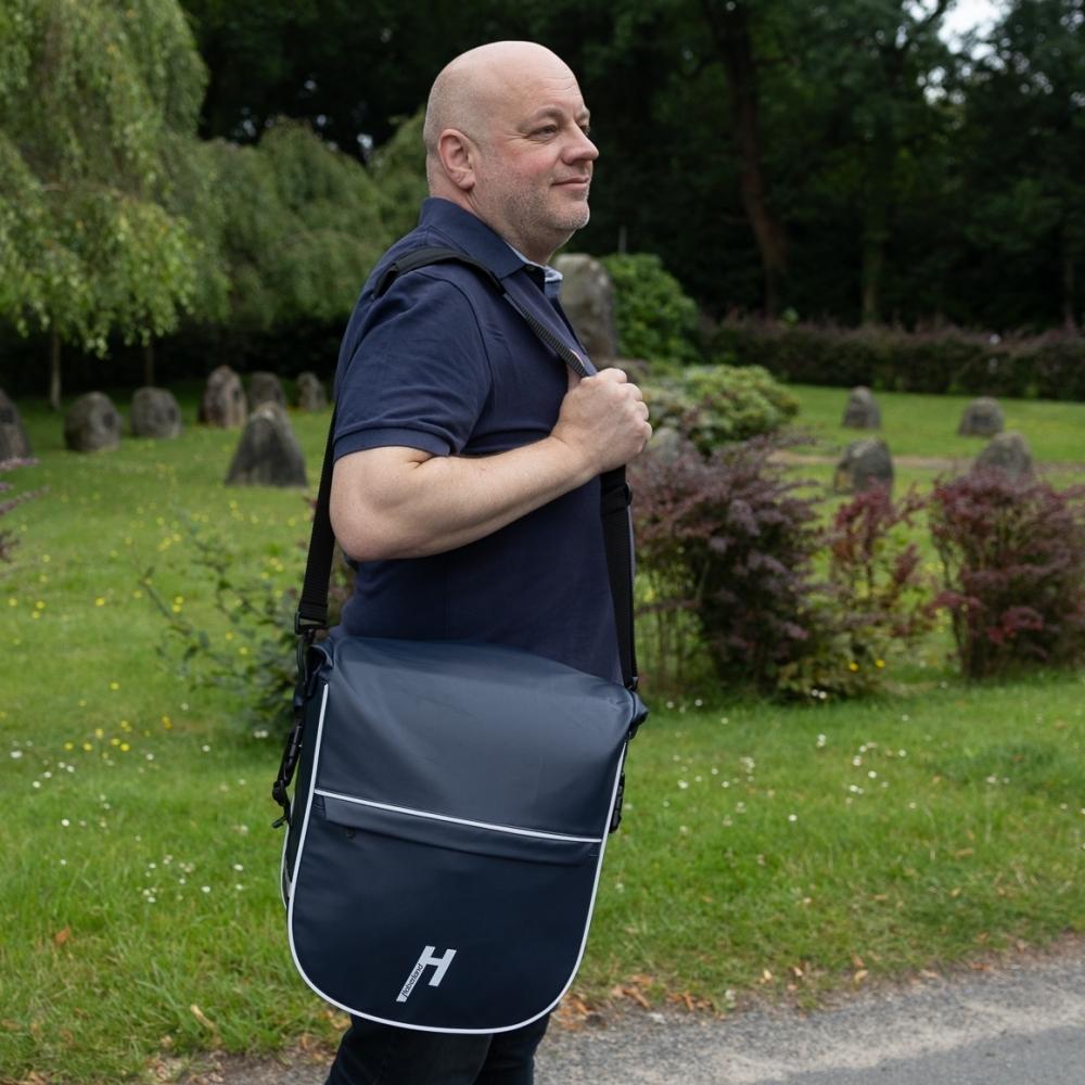 Haberland Einzeltasche eMotion blau/reflex - wassergeschützte Gepäckträgertasche mit Rollverschluss
