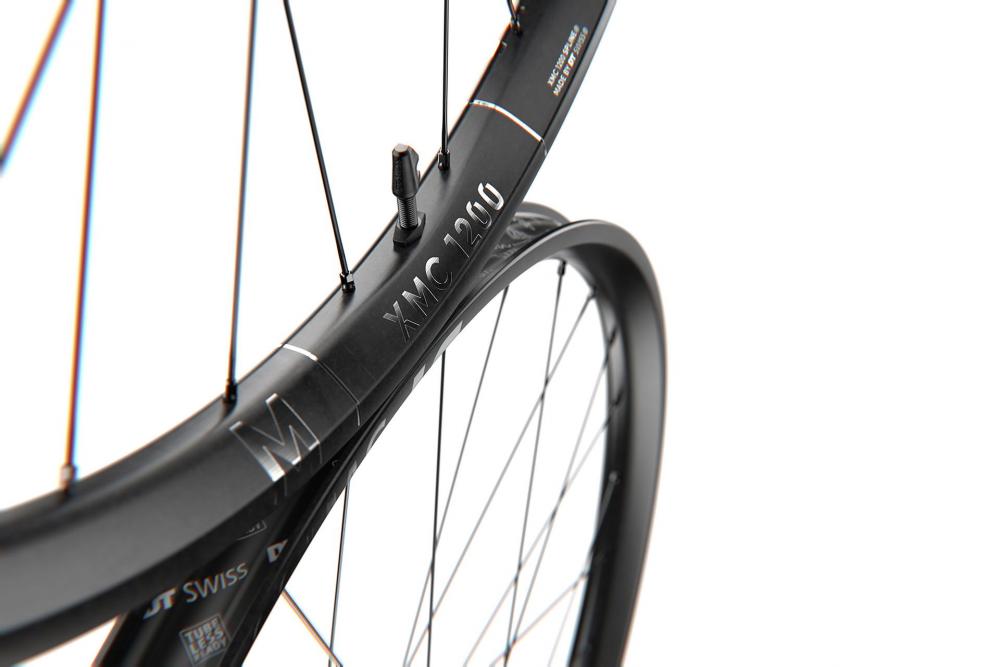 DT Swiss Laufrad XMC 1200 Spline 29" 622 x 30 mm Schwarz - leichtes Carbon-All-Mountain-Upgrade
