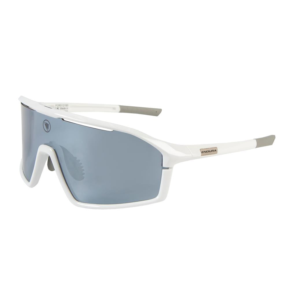 Endura Gabbro II Brille weiß One Size - leichte Sportbrille mit UV-Schutz, kratzfesten Gläsern, komfortabler Passform und klarer Sicht beim Radfahren