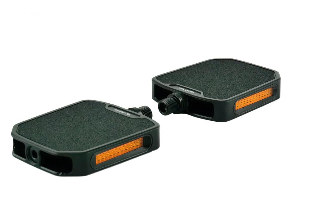 By.schulz Plattform-pedal M-line M.1 - 19 Mm Flach, Alu, 3m Grip Tape, Reflektoren Stvzo, 9/16″ Achse, Max. 150 Kg, Schwarz