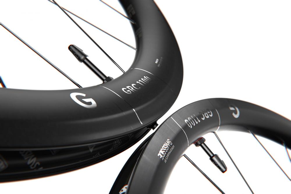 DT Swiss Laufrad GRC 1100 DICUT 27,5" 584 x 30 mm Schwarz - High-End Gravel-Carbonrad
