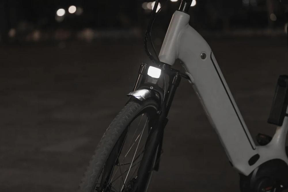 AXA Nxt 30 Dynamo Steady LED Frontlicht - 30 Lux Fahrradlampe mit Standlichtfunktion