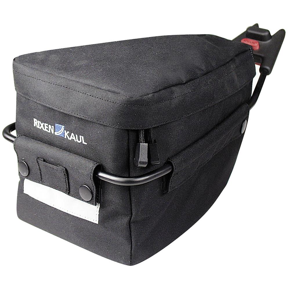 Schwarze KLICKfix RIXEN KAUL Satteltasche Contour mit Adapter und Reflektorstreifen am Fahrrad.