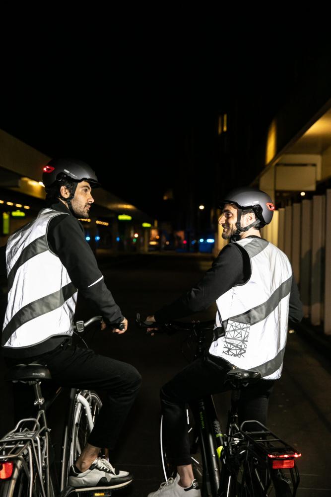 Wowow Sicherheitsweste Roadie Jacket Full Reflective, Größe L, grau  Hochreflektierende Jacke für optimale Sichtbarkeit bei Dunkelheit, wasserabweisend