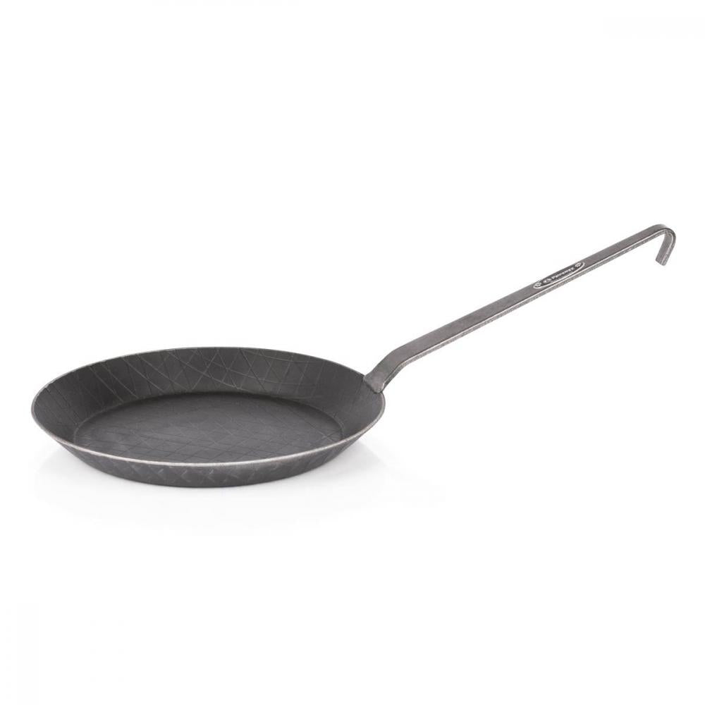 Petromax Schmiedeeiserne Pfanne SP24, 24 cm Durchmesser, exzellente Wärmeleitfähigkeit, ideal für scharfes Anbraten auf allen Herdarten und offenem Feuer