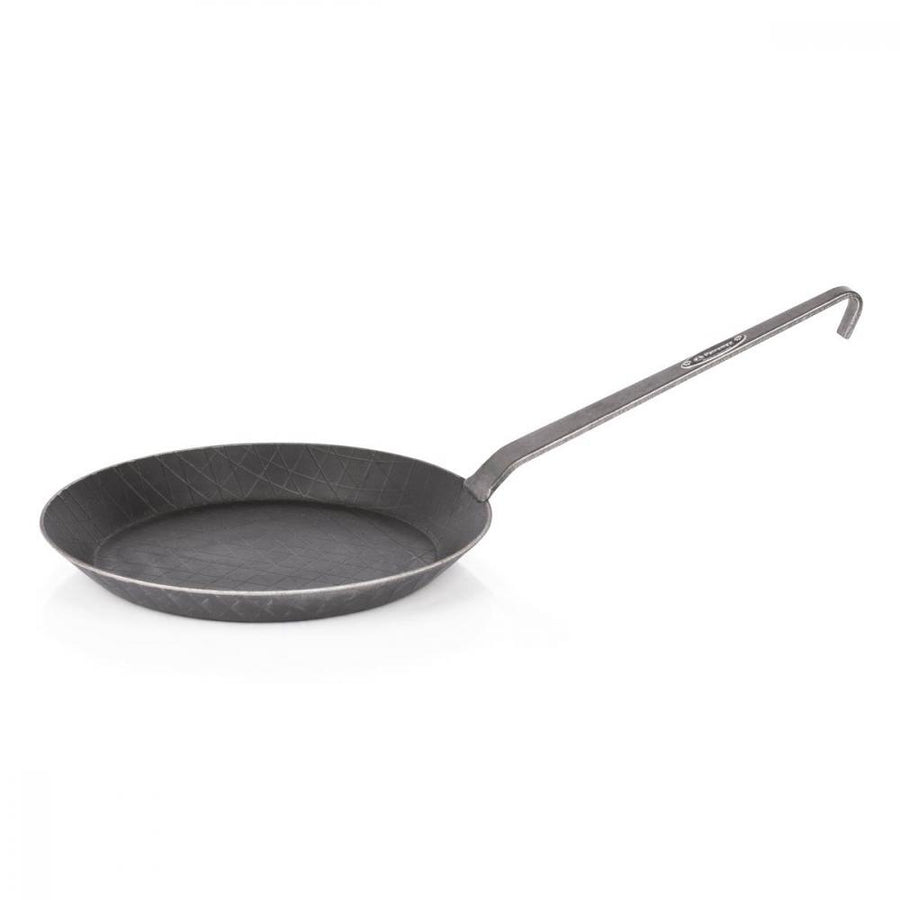 Petromax Schmiedeeiserne Pfanne SP24, 24 cm Durchmesser, exzellente Wärmeleitfähigkeit, ideal für scharfes Anbraten auf allen Herdarten und offenem Feuer