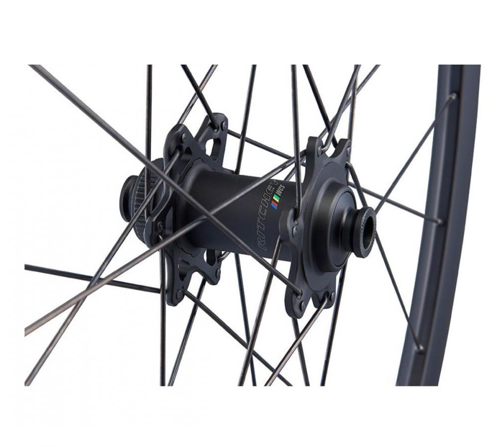 Schwarzes Ritchey WCS Zeta Disc 700C Laufrad, Centerlock Nabe mit WCS Logo und Speichen.