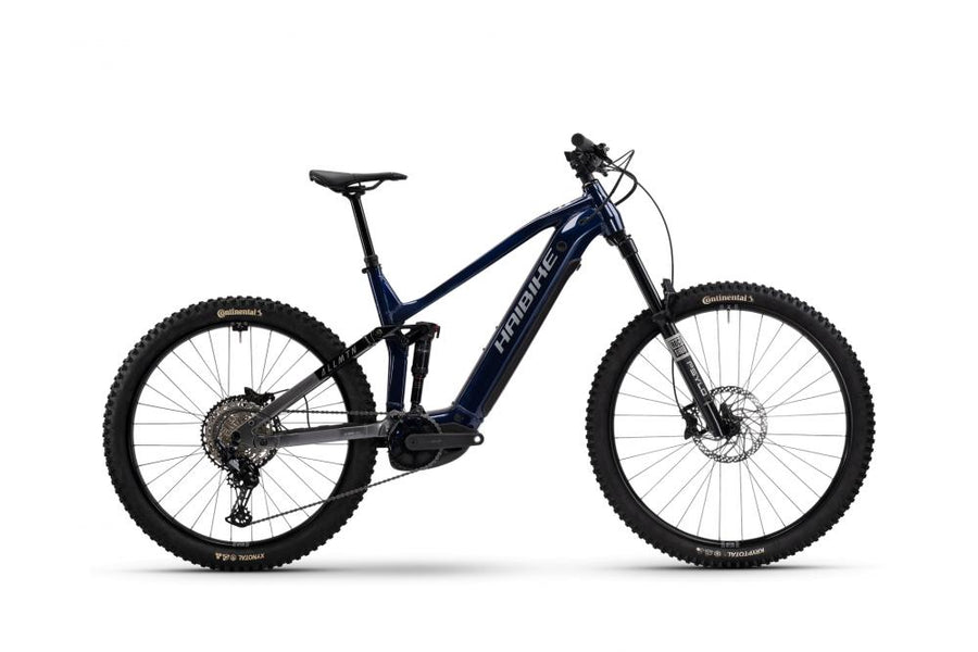 Haibike ALLMTN 6 E-Mountainbike, vollgefedertes dunkelblaues E-MTB mit Continental Reifen und RockShox Federgabel.