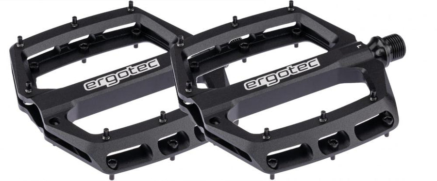 ERGOTEC Pedal EP-P 9/16 Zoll Aluminium CNC schwarz, konkave Trittfläche 105x110mm mit Pins, Nadellager Gleitlager, rutschfest