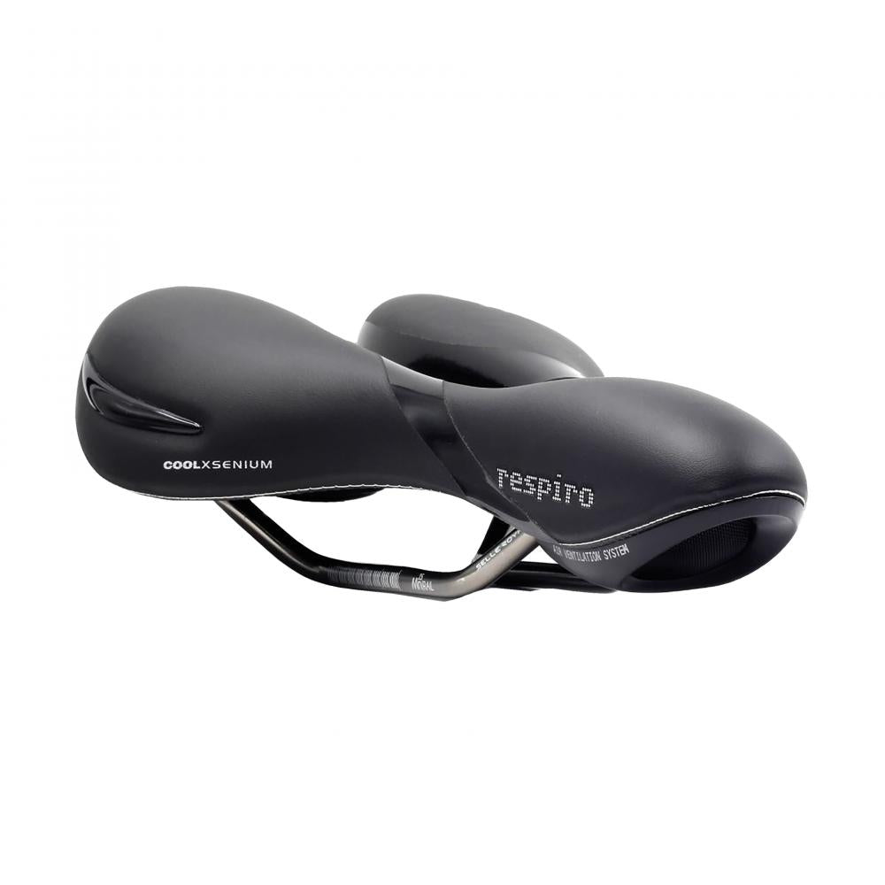 Schwarzer Selle Royal Respiro Athletic Unisex Fahrradsattel für kühlen Komfort bei sportlichen Fahrten.