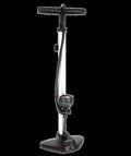 XLC Standpumpe PU-S05, silber-schwarze Aluminium-Fahrradpumpe mit 11 bar und Dualkopf.