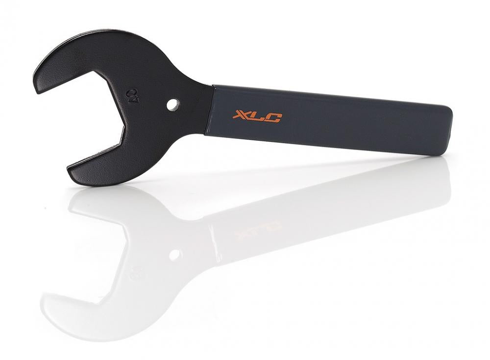 XLC Steuersatzschlüssel TO-S23 40mm, schwarzer Fahrradschlüssel für Steuersätze auf weißem Hintergrund.
