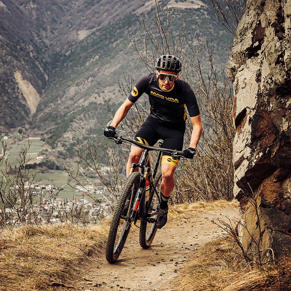 MAGURA Black Endurance Bib Short highfivemtns, S - maximaler Komfort auf langen Touren