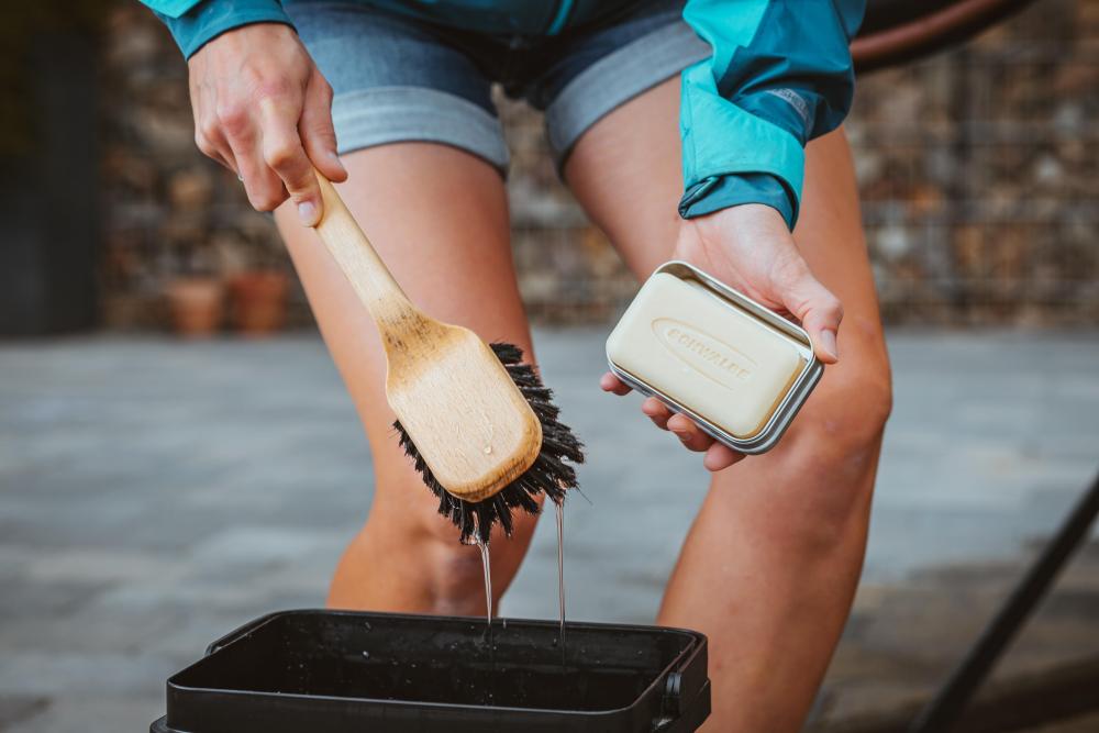 Schwalbe NATURAL BIKE SOAP - kompakte Seife im Set für schonende Fahrradreinigung
