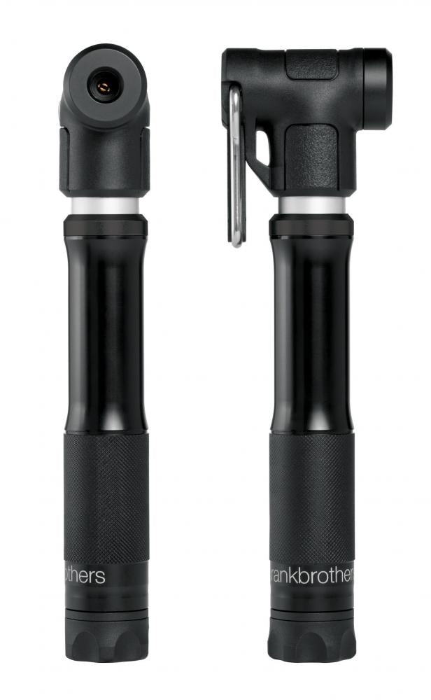 Crankbrothers Sterling S Fahrrad Handpumpe, Midnight Edition schwarz, mit Rahmenhalter.