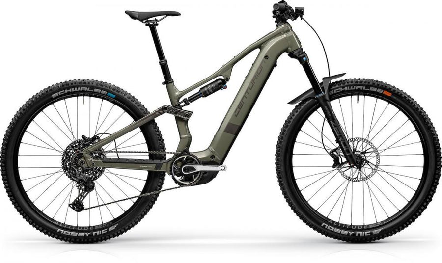 Centurion Numinis R1000 EP1 vollgefedertes E-MTB in Moosgrün, Seitenansicht.
