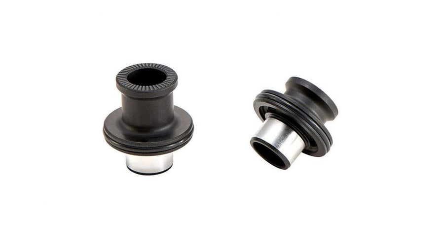 Ritchey WCS Vantage II Nabenadapter 15mm > 9mm. Zwei schwarze/silberne Fahrradnaben-Umrüstadapter auf weiß.