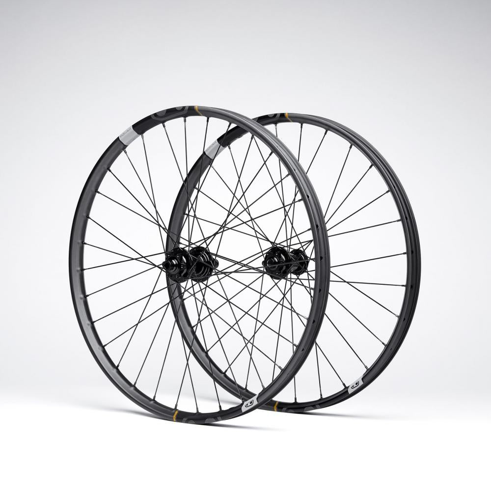 Crankbrothers Synthesis Carbon DH11 BOOST I9 Hydra Tubeless Ready Laufradsatz, 27.5Zoll , 110x20--157x12mm, SRAM XD, black