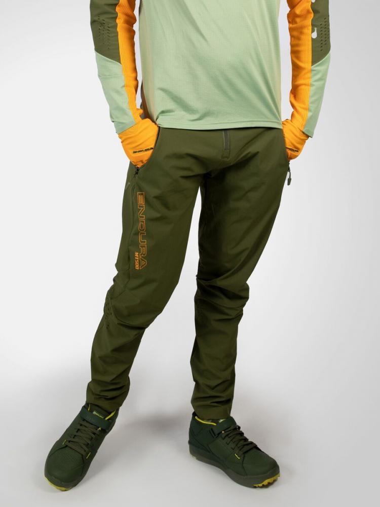 Endura MT500 Burner Lite Hose, olivgrün, Größe XL, leichte 4-Wege-Stretch-Radhose für Herren, ideal für warme Tage, kompatibel mit Knieprotektoren und Clickfast Innenhosen