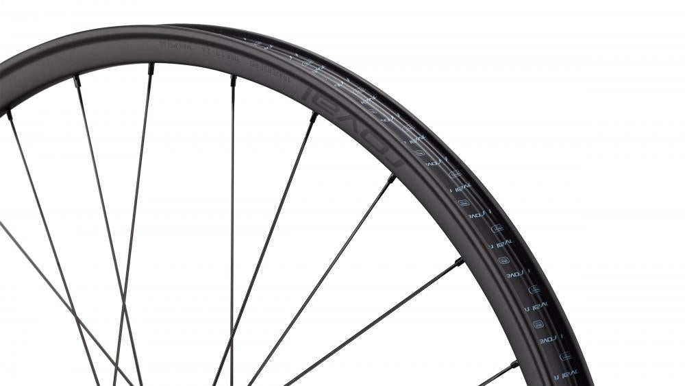 Specialized TRAVERSE HD 240 29 6B Carbon-Hinterrad 29 Zoll - Satin Carbon/Gloss Black - Laufrad