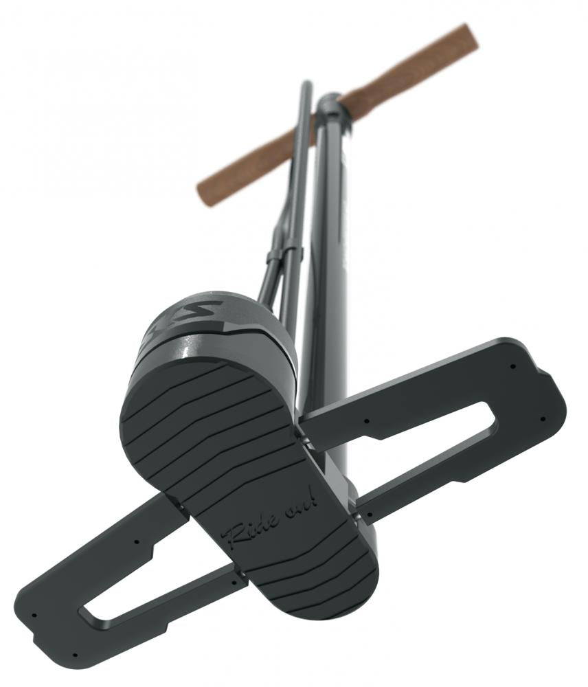 SKS Rennkompressor NXT Standpumpe schwarz, 16 bar, Multi Valve MV EASY, Buchenholzgriff, klappbare Metallfüße, gummierte Alugussbasis