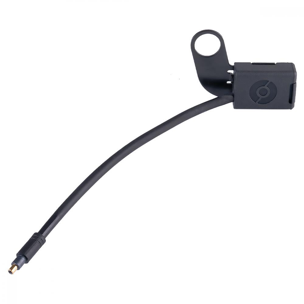 Schwarzes Supernova USB-C Ladegerät mit Power Connector Stecker für Fahrradbeleuchtung.