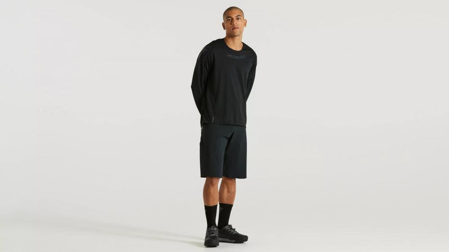GRAVITY SHORT BLK 38 - Hochwertige Shorts für Sport und Freizeit