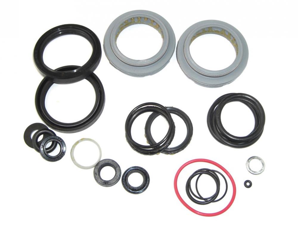 RockShox Boxxer WC Charger Federgabel Service-Kit Basic mit schwarzen und grauen Dichtungen, O-Ringen und Kleinteilen.